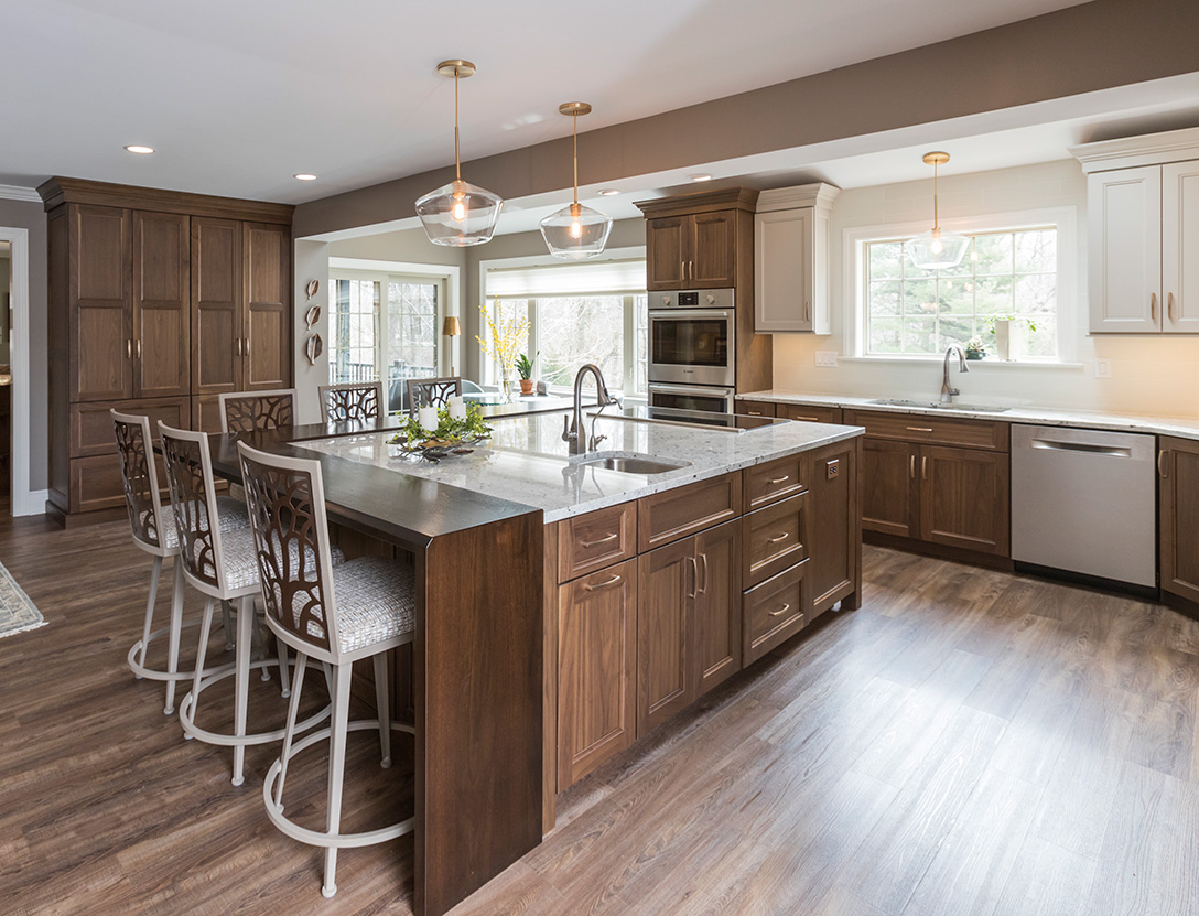 kitchen island.design with tile